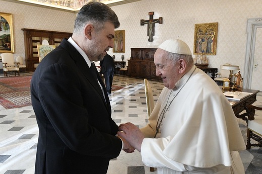 FOTO&VIDEO Premierul Marcel Ciolacu s-a întâlnit cu Papa Francisc. Ce mesaj i-a transmis Suveranului Pontif. Întâlnire și cu Giorgia Meloni, premierul Italiei