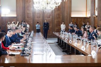 Decizie în coaliție: Miniștrii Guvernului Ciolacu nu vor mai ataca în declarații politice partenerii de la celălalt partid