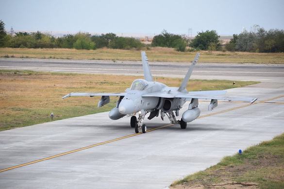 FOTO Bombardiere americane, la baza Mihail Kogălniceanu. Au fost interceptate de aeronave rusești 