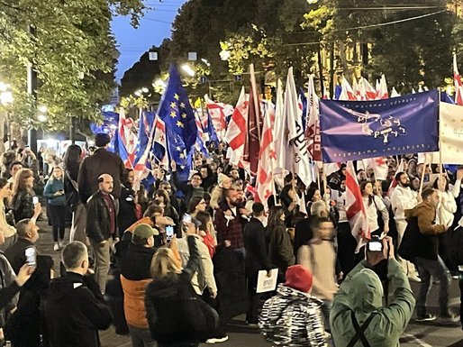 VIDEO Zeci de mii de manifestanți pro-UE au mărșăluit la Tbilisi