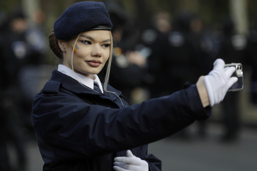 VIDEO  A început Parada Militară Națională de 1 Decembrie