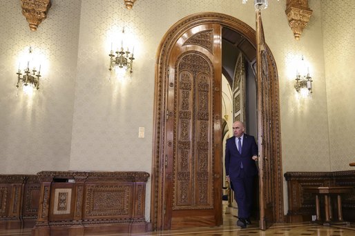 Bolojan explică de ce doarme în Palatul Cotroceni: Nu mai pierzi timp în trafic, nu te mai pomenesc oamenii când ți se face culoar liber!