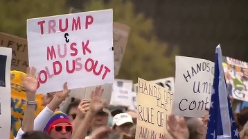 VIDEO Proteste anti-Trump în SUA