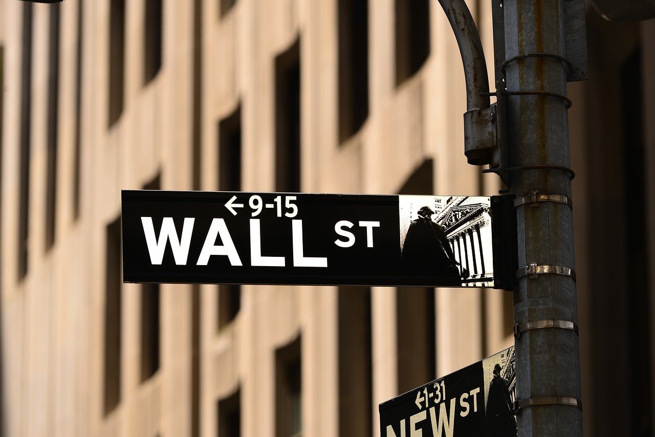 Wall Street urcă puternic după ce Trump a suspendat taxele, nu și pentru China