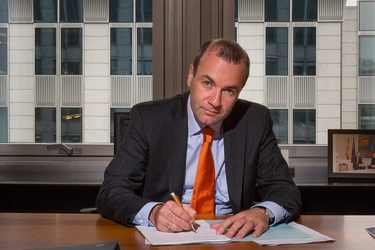 FOTO Grupul PPE condamnă decizia PSD de a nu-l sprijini pe Nicușor Dan. Mesajul lui Manfred Weber