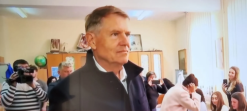 Fostul președinte Iohannis: Nu votăm doar pentru o persoană sau un partid, ci pentru direcția pe care o va lua România în anii în care urmează