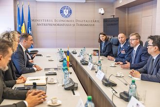 FOTO România a semnat cu SUA pentru producție în apărare. Muniție pentru tancurile Abrams și de artilerie