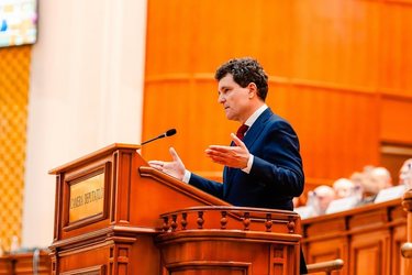 Nicușor Dan și-a depus declarația de avere