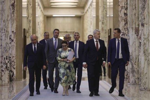 Antreprenorii și planul noului Guvern: Ne-a rupt în două. Idei vagi, parcă scrise pe WhatsApp în tramvai. Miorița noastră: Din 3 în 3 ani să auzim „Dragi români, trebuie să strângem cureaua pentru că alții înaintea noastră au făcut economia praf!”