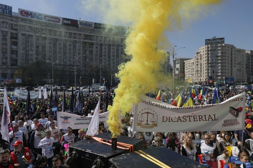 Amendamentele BNS la pachetul de măsuri fiscale: Subvenția acordată partidelor numai dacă sunt atinse țintele de deficit, suma forfetară a parlamentarilor - redusă la jumătate