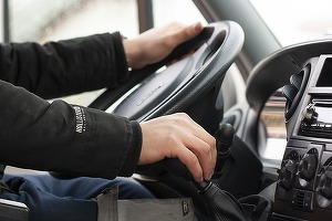 Cum va mai face Guvernul economii: Secretarii de stat și alți demnitari rămân fără șoferi și vor trebui să conducă singuri mașinile de serviciu