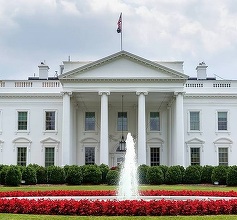 VIDEO Trump s-a urcat pe Casa Albă vorbind, în glumă, de amplasarea unor rachete nucleare