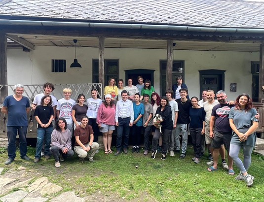 Nicușor Dan, cu familia la Roșia Montană FOTO