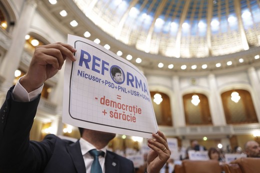 ANALIZĂ Fără precedent: 4 moțiuni de cenzură depuse de Opoziție împotriva Guvernului Bolojan