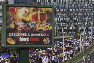 FOTO Cadrele didactice au mers la Cotroceni și au cerut demisia ministrului Educației și abrogarea măsurilor asumate de Guvern. Sindicaliștii nu exclud declanșarea grevei generale