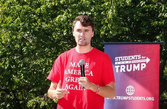 Activistul conservator Charlie Kirk a fost ucis într-un campus din Utah în timpul unei dezbateri