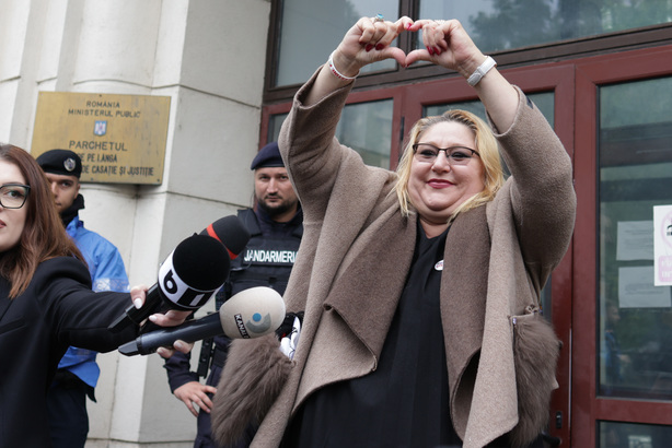 FOTO Imagini cu Diana Șoșoacă la Parchet