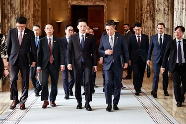 Sud-coreenii vor să investească în apărarea din România - discuții cu Bolojan FOTO&VIDEO