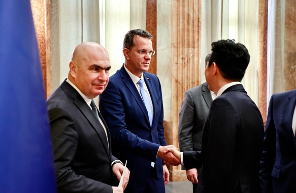 Sud-coreenii vor să investească în apărarea din România - discuții cu Bolojan FOTO&VIDEO