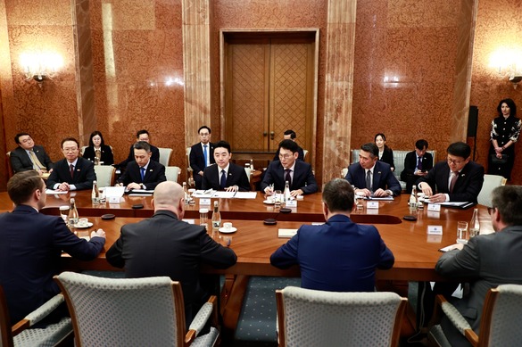 Sud-coreenii vor să investească în apărarea din România - discuții cu Bolojan FOTO&VIDEO