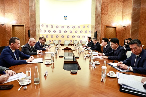 Sud-coreenii vor să investească în apărarea din România - discuții cu Bolojan FOTO&VIDEO