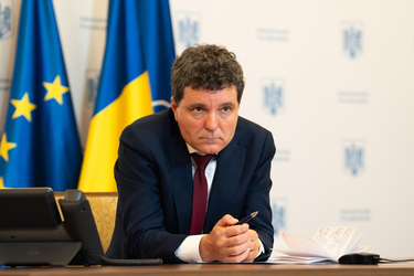 Nicușor Dan i-a chemat de urgență la Cotroceni pe Bolojan și ministrul Apărării