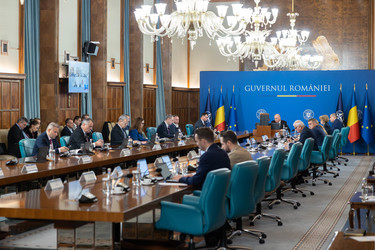 DECIZIE Demnitarii care vor în sectorul privat după funcția de la stat vor avea restricții 12 luni, cu amenzi