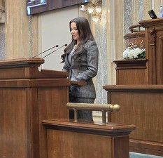 Senatoare, agresată în Capitală. Ar fi fost lovită cu o rangă de o altă femeie, care a fost reținută