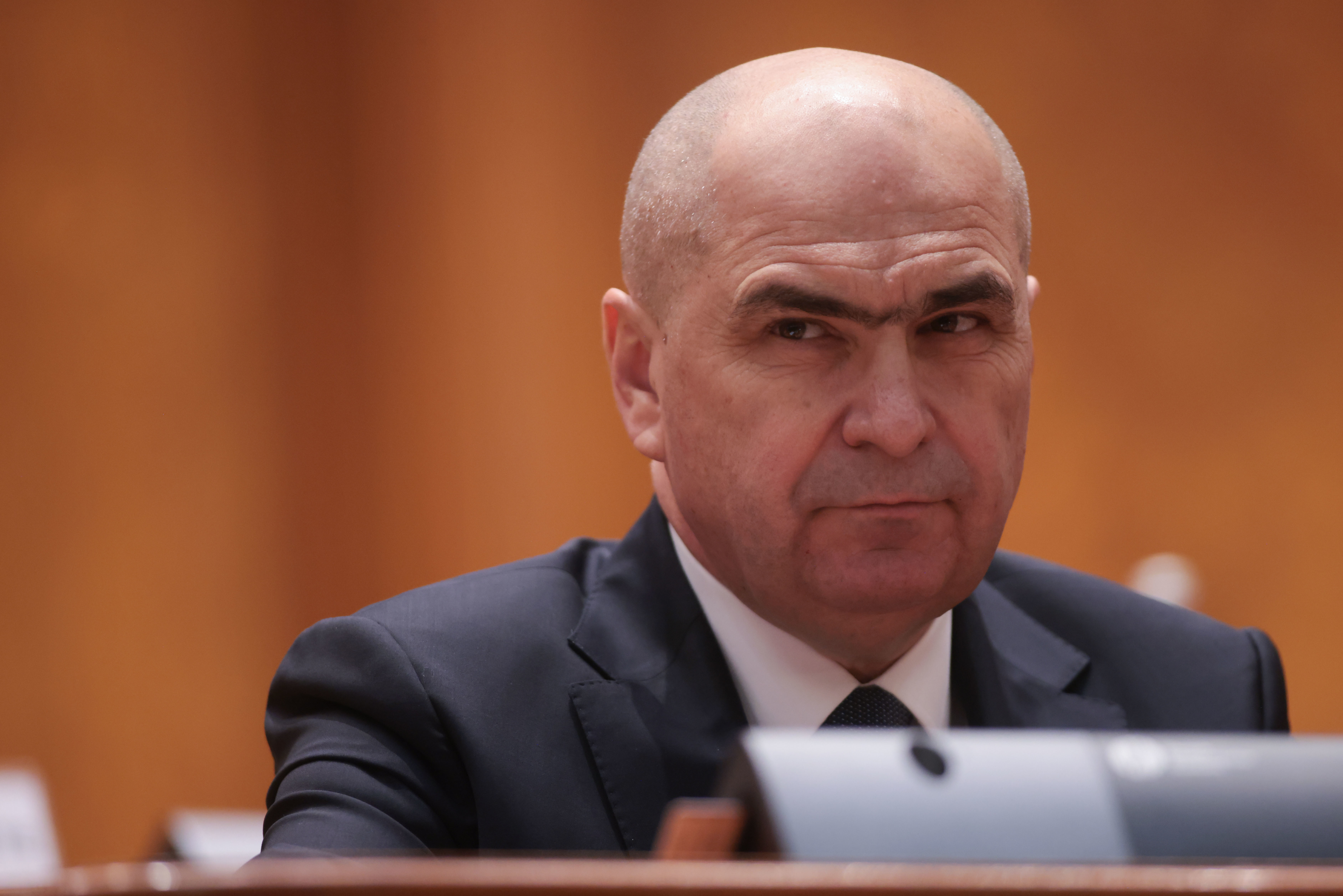 FOTO Acuzat de minciună, Bolojan răspunde dur AUR, cu citat din Petre Carp: La fel cum frumusețea nu scuză prostituția, nici inteligența nu scuză lipsa de caracter!
