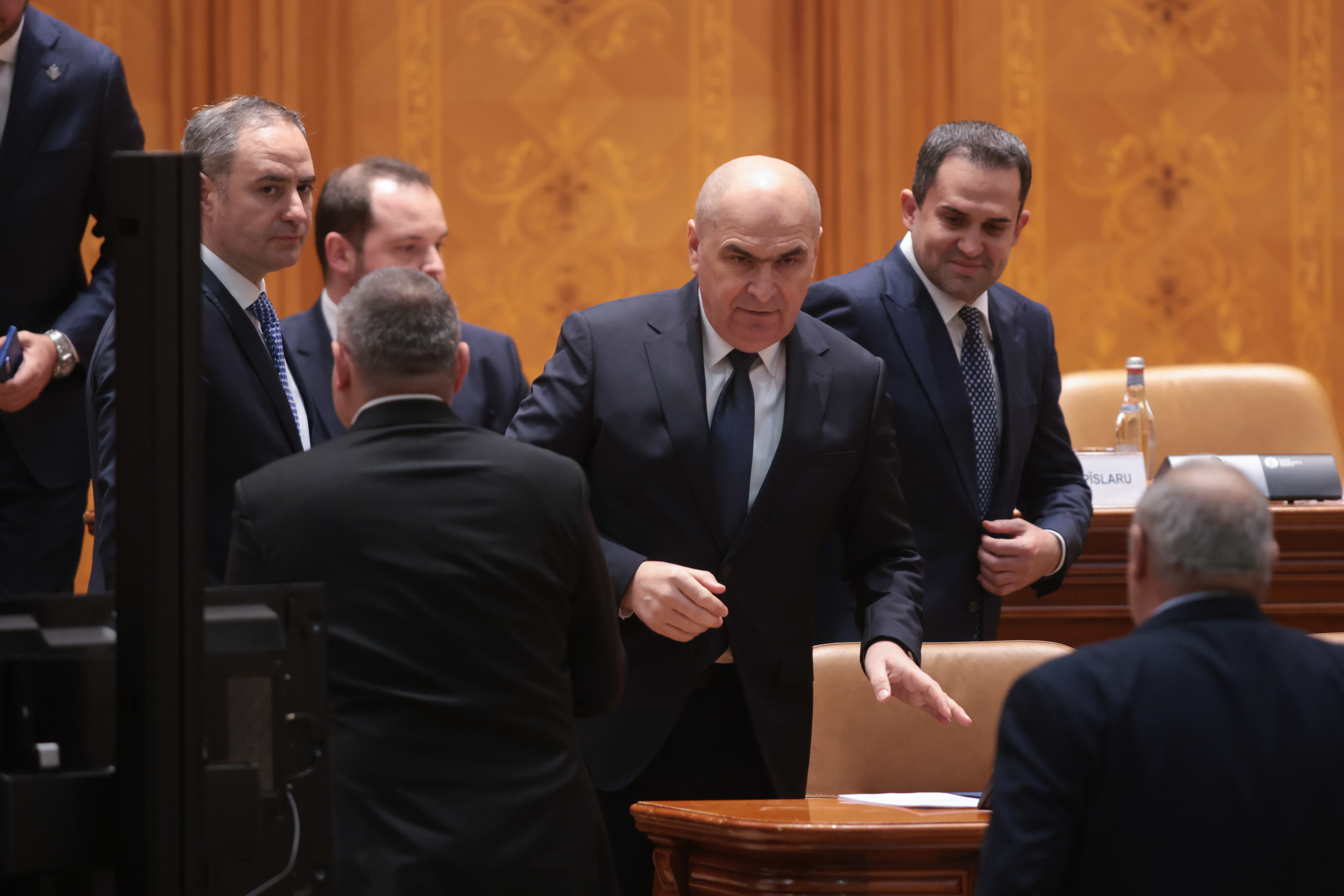 Moțiunea de cenzură împotriva guvernului a fost respinsă de Parlament
