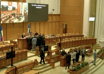 DECIZIE FOTO Închisoare pentru distribuirea online a materialelor legionare. Conflict între opoziție și deputatul minorității evreiești 