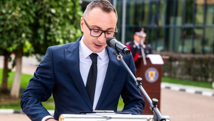 Prefectul și subprefectul de Olt, sub control judiciar după ce au tras cu arma într-un poligon al Armatei