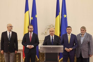 Bolojan și Nicușor Dan, mesaj către români de Anul Nou VIDEO