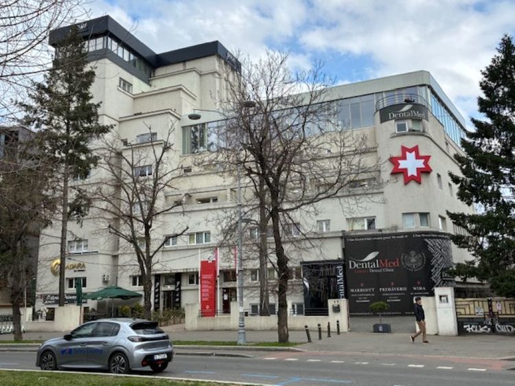 FOTO Ucraina vrea în România să confiște rușilor blocul din Piața de Gaulle, proiectat de Marcel Iancu și propus ca monument istoric. Probleme cu viza unui om al lui Putin
