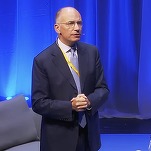 VIDEO Cei mai buni matematicieni din lume sunt români, divulgă fostul premier Enrico Lettta lecția primită de la tată: Nimeni nu vrea să fie al 51-lea stat SUA, mulți vor să fie al 28-lea membru UE - Conferința The Economist, cu Profit.ro partener