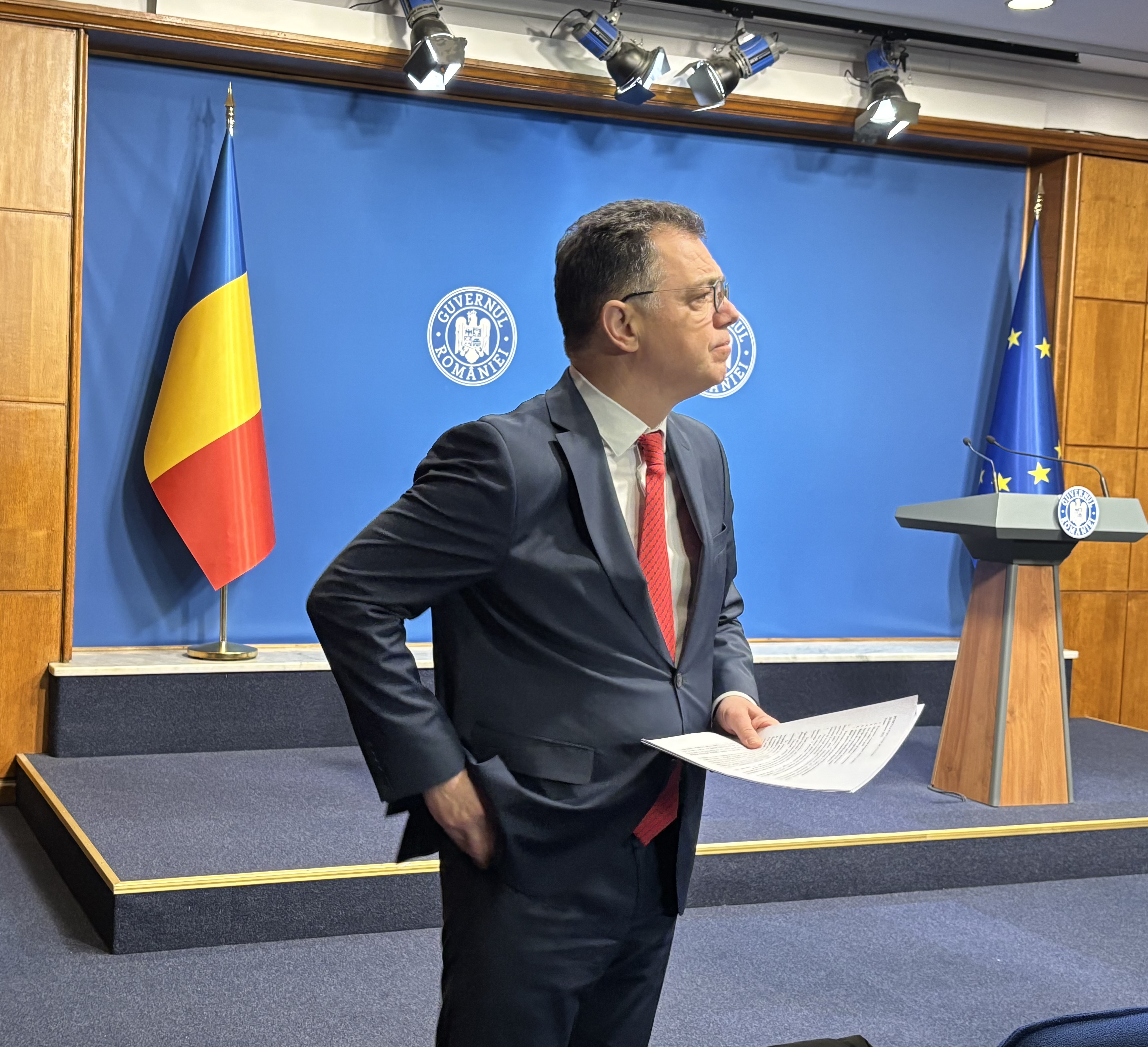PSD păstrează în Guvern un om cheie până semnează Nicușor Dan pentru miniștrii interimari