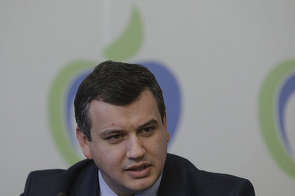 Premierului desemnat Eugen Tomac i se impută un presupus prejudiciu de 1,7 milioane lei de când era secretar de stat. Tomac: Suma e absurdă! Două instanțe: S-a prescris!