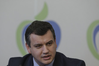 Premierului desemnat Eugen Tomac i se impută un presupus prejudiciu de 1,7 milioane lei de când era secretar de stat. Tomac: Suma e absurdă! Două instanțe: S-a prescris!
