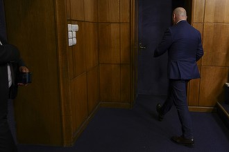 ULTIMA ORĂ Vestea anunțată pe final de Bolojan. România mai pierde peste un miliard de euro din împrumuturile PNRR. Guvernul asigură însă granturile de 13,5 miliarde euro. Negocieri încă pe decarbonizare