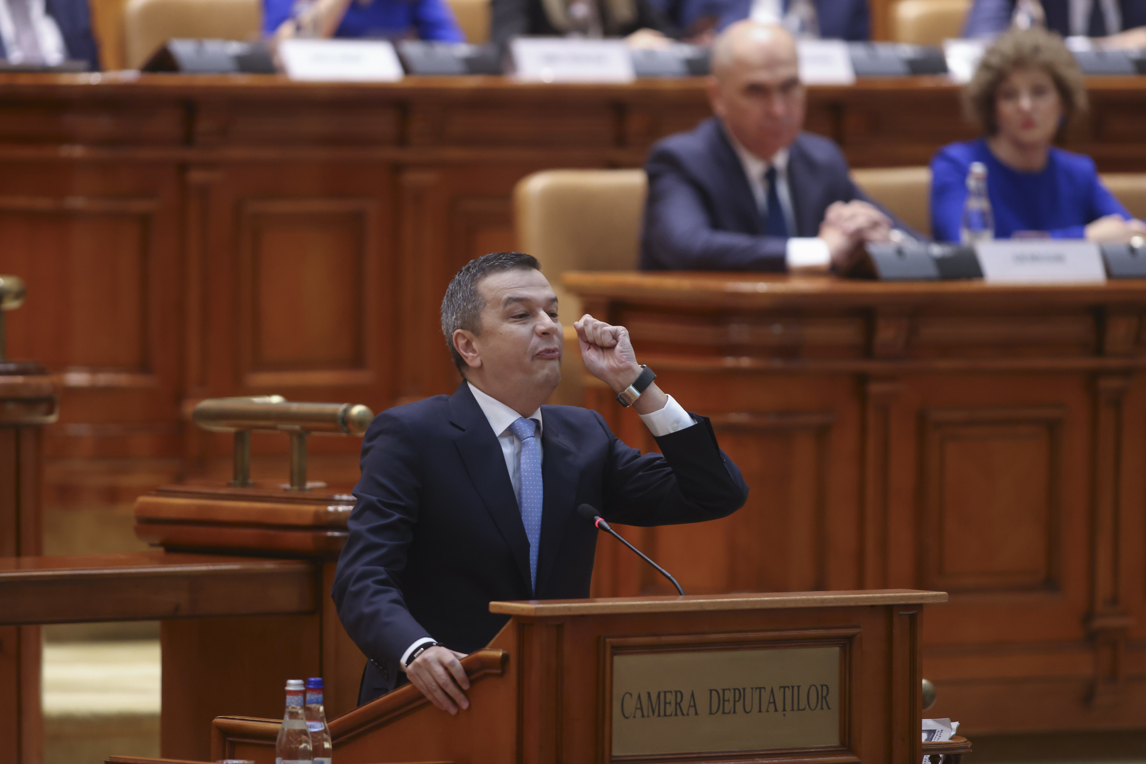 Bolojan rămâne încă premier. Nicușor Dan a discutat din nou degeaba cu partidele. Mesajul lui Grindeanu: Anticipatele sunt pe masă. Să nu credeți că PSD rămâne doar pe post de încasatorul de sac de box