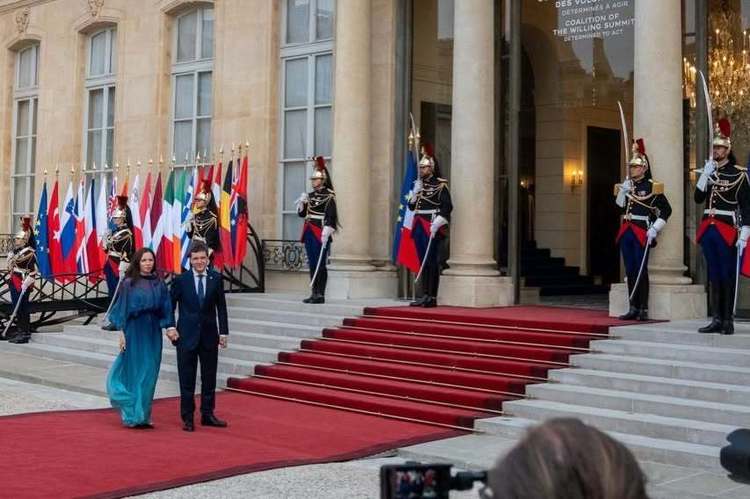 FOTO&VIDEO Nicușor Dan și partenera sa, la dineu cu Macron 