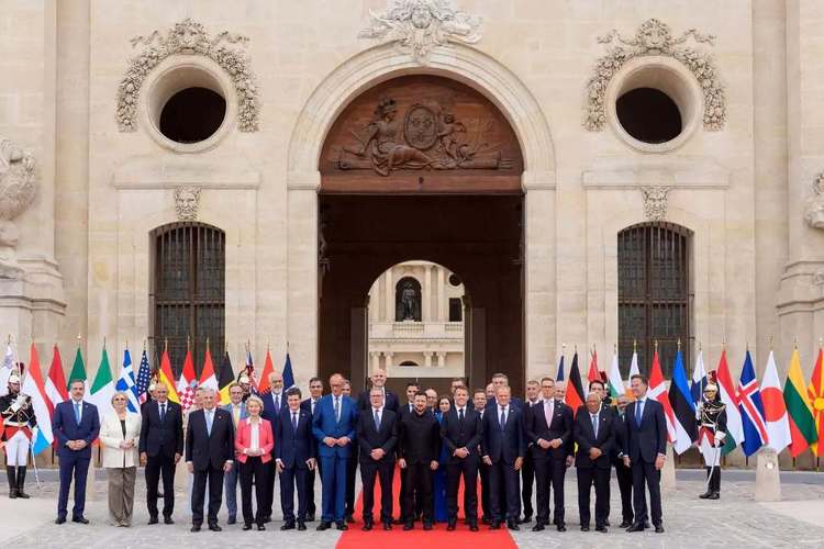 FOTO&VIDEO Nicușor Dan și partenera sa, la dineu cu Macron 