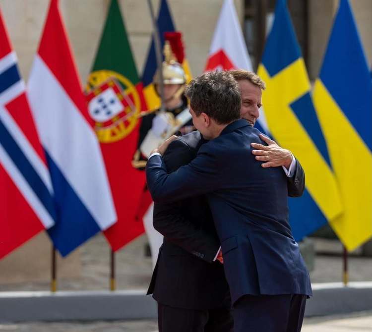 FOTO&VIDEO Nicușor Dan și partenera sa, la dineu cu Macron 