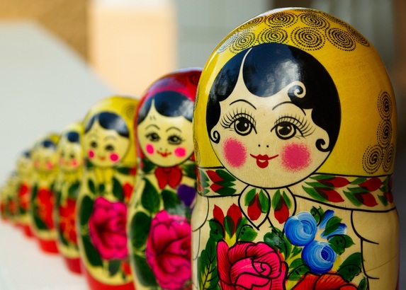Cum plătește rusul de rând războiul cu Ucraina. Se ia de la sănătate și educație și se dă la armată