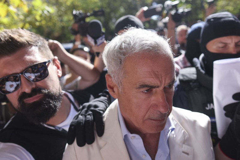 ULTIMA ORĂ Călin Georgescu a scăpat de arest. Tribunalul București a decis arestul la domiciliu. Procurorii DIICOT contestă decizia