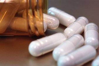11 companii farmaceutice sunt implicate în dosarul privind coruperea unor medici oncologi