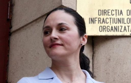 Baroul Dolj a amânat cererea Alinei Bica de a deveni avocat. Ea nu s-a putut prezenta, fiind în arest