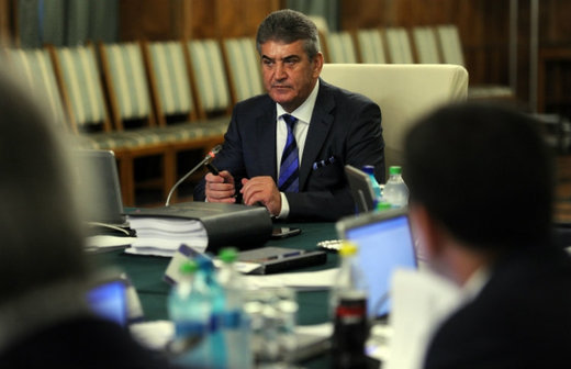 Vicepremierul Gabriel Oprea, citat la Parchetul Tribunalului în dosarul decesului din coloana oficială