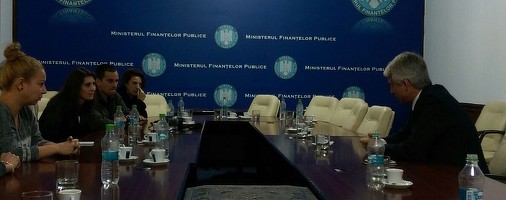 Sindicatul angajaților din Finanțe spune că s-a înțeles cu ministrul: Dacă rămân bani, primim salarii mărite