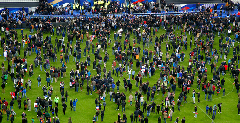 Trei morți în atacul din apropierea Stade de France; organizatorii au evitat instalarea panicii